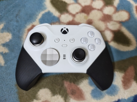 Hara, Video Games, SAR 400,  Xbox One Elite Series 2 Controller For Sale In Excellent Condition C Type
