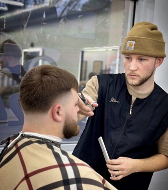 New York, Health, Cuts On Lime Barbershop