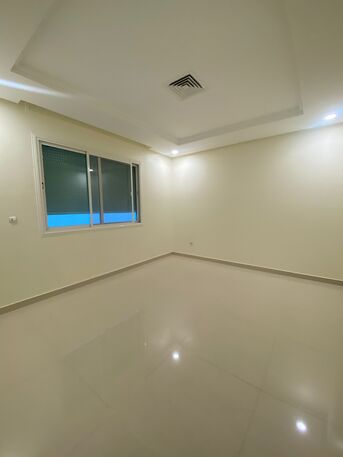 Kuwait City, Apartments, Flats, Houses & Villas, KWD 580/month,  3 BR,  Basement Apartment For Rent In Zahraa With A Yard