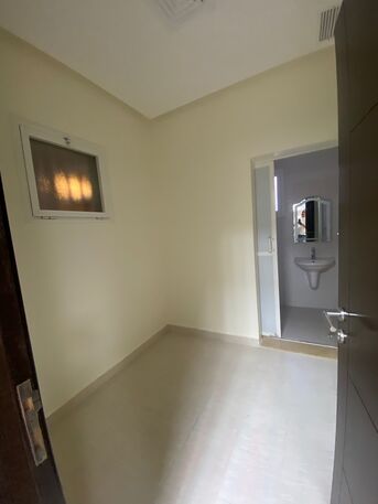 Kuwait City, Apartments, Flats, Houses & Villas, KWD 580/month,  3 BR,  Basement Apartment For Rent In Zahraa With A Yard