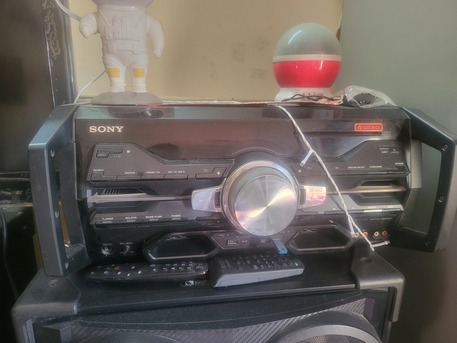 Adliya, Electronics, BHD 200,  Sony (original) Music System (amp & Speakers)