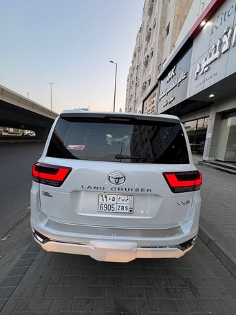 Jeddah, Vehicles, Cars & Trucks , SAR 387000,  TOYOTA Land Cruiser VXR Top Line 2025,  2025,  Automatic,  15000 KM,  TOYOTA  Land Cruiser VXR Top Line  MODEL
