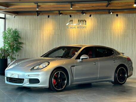 East Riffa, Vehicles, Cars & Trucks , BHD 7800,  Porsche Panamera,  2014,  Automatic,  148000 KM,   MODEL  FOR SALE