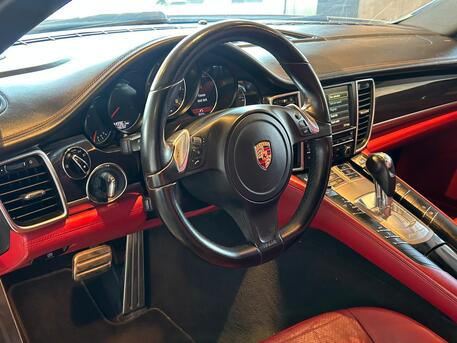 East Riffa, Vehicles, Cars & Trucks , BHD 7800,  Porsche Panamera,  2014,  Automatic,  148000 KM,   MODEL  FOR SALE