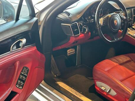 East Riffa, Vehicles, Cars & Trucks , BHD 7800,  Porsche Panamera,  2014,  Automatic,  148000 KM,   MODEL  FOR SALE