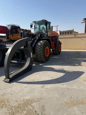 Dammam, Business, ????️ For Rent &ndash; ​​Specialized Develon Grab Loader ????️