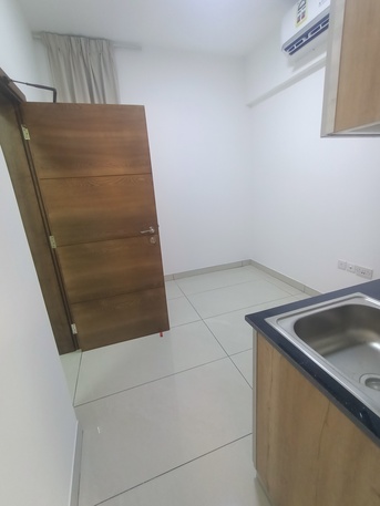 Hoora, Apartments, Flats, Houses & Villas, BHD 130/month,  1 BR,  Semi Furnished New Studio Flat For Rent In Hoora With Electricity*35529070