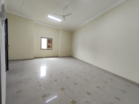 Juffair, Apartments, Flats, Houses & Villas, BHD 160/year,  1 BR,  Juffair:- Spacious Studio Flat On Rent With Split Ac Unlimited Ewa..