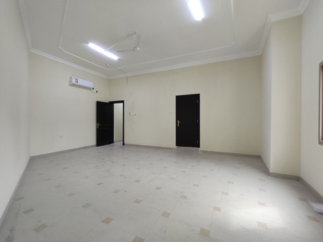 Juffair, Apartments, Flats, Houses & Villas, BHD 160/year,  1 BR,  Juffair:- Spacious Studio Flat On Rent With Split Ac Unlimited Ewa..