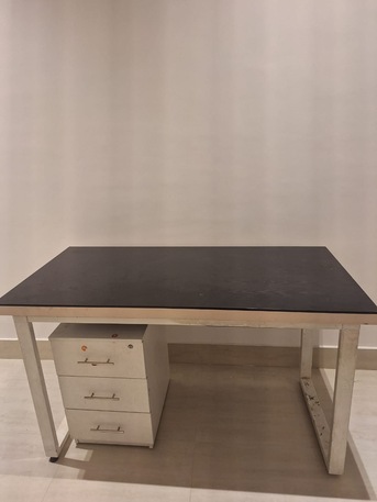 Al Hazm, Household Items, SAR 500,  32 Inch Smart TV, Electric Oven Grill, Desk Table, Wooden Table