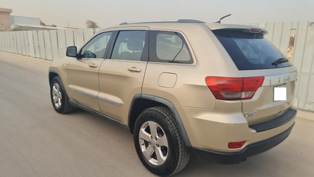 Al Shemaysi, Vehicles, Cars & Trucks , SAR 27000,  Jeep Grand Cherokee,  2012,  Automatic,  250000 KM,   Laredo  &ndash; 3.6L (Gold) For Sale