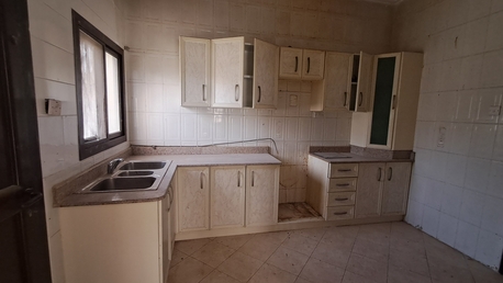 Adliya, Commercial Villas, BHD 650,  5 Room Independent Commercial Villa For Rent In Adliya