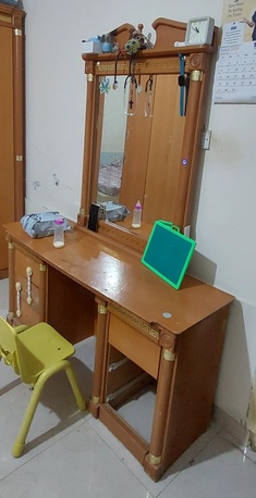 Jeddah, Household Items, SAR 4200,  Furnitures And Airconditioner For Sale. Reason For Sale-location Transfer