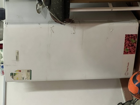 Al Iskan, Appliances, SAR 1300,  Moving Sale &ndash; TV, Refrigerator & Table For Sale