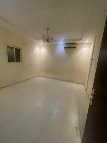 Al Malaz, Apartments, Flats, Houses & Villas, SAR 3600/month,  3 BR,  3 BR, Hall, Kitchen And 2 Bathroom Flat Available In Malaz Prime Area For 6 Months