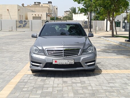 Manama, Vehicles, Cars & Trucks , BHD 3800,  Mercedes-Benz 200,  2012,  Automatic,  94000 KM,  FULL OPTION