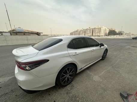 Jeddah, Vehicles, Cars & Trucks , SAR 91000,  Toyota Camry Hybrid,  2023,  Automatic,  71500 KM,   GLE Model  In Excellent Condition