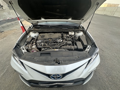 Jeddah, Vehicles, Cars & Trucks , SAR 91000,  Toyota Camry Hybrid,  2023,  Automatic,  71500 KM,   GLE Model  In Excellent Condition