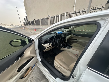 Jeddah, Vehicles, Cars & Trucks , SAR 91000,  Toyota Camry Hybrid,  2023,  Automatic,  71500 KM,   GLE Model  In Excellent Condition