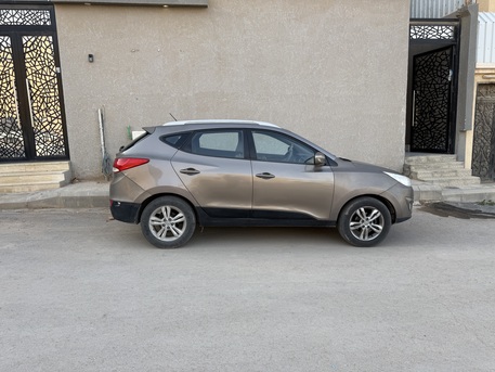 Riyadh, Vehicles, Cars & Trucks , SAR 30000,  Hyundai Tucson,  2012,  Automatic,  301261 KM,   Model.