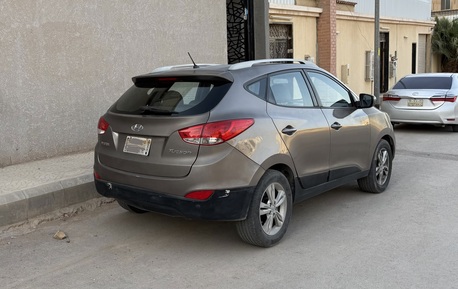 Riyadh, Vehicles, Cars & Trucks , SAR 30000,  Hyundai Tucson,  2012,  Automatic,  301261 KM,   Model.