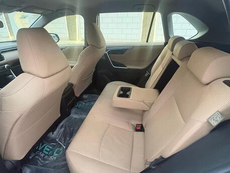 Riyadh, Vehicles, Cars & Trucks , SAR 68500,  TOYOTA RAV4,  2020,  Automatic,  130000 KM,  2,OLITER 4X4 DRIVE 7