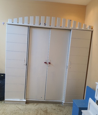 Riyadh, Furniture, SAR 400,  King Size Double Bed With Mattress, 1 3 Door Cabinet In Good Condition And 1 4 Doors