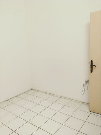 Salmaniya, Rooms for Rent, BHD 80/month,  80 BHD Room For Rent With Ewa, With Refrigerator