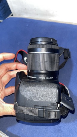 Riyadh, Electronics, SAR 1200,  Canon EOS 700D