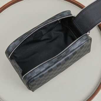 Khobar, Purses & Wallets, SAR 750,  LV Men Wash Bag - New Never Used