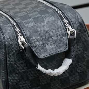 Khobar, Purses & Wallets, SAR 750,  LV Men Wash Bag - New Never Used