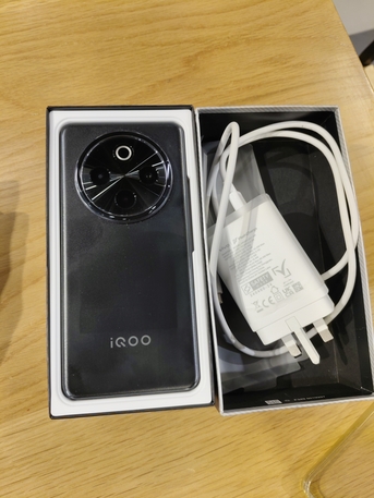Riyadh, Mobile Phones, SAR 1000,  Vivo Iqoo Z 10 12+12 Ram 256 Gn