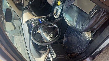 Jubail, Vehicles, Cars & Trucks , SAR 34000,  Hyundai Santa Fe,  2016,  Automatic,  298000 KM,    &ndash; 7 Seater &ndash; 34,000 SAR ???? Price: 34,000 SAR (Slightly Negotiable)