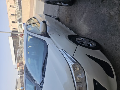 Riyadh, Vehicles, Cars & Trucks , SAR 30000,  Toyota Yaris,  2019,  Automatic,  123000 KM,  Engine, Gear Okala. No Airbag. Have Minor Scratch.
