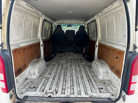 Manama, Vehicles, Cars & Trucks , BHD 3299,  Toyota Hi-Ace,  2013,  Manual,  221000 KM,  Cargo - SINGLE OWNER USED - CALL : 33662799