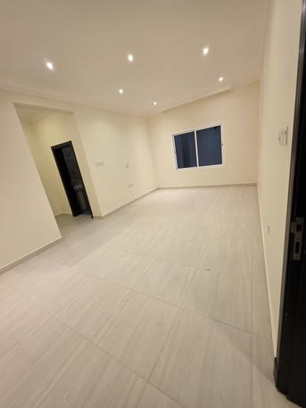 Busaiteen, Apartments, Flats, Houses & Villas, BHD 270,  2 BR,  Specious Flat For Rent In Busaiteen