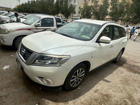 Al Aziziyah, Vehicles, Cars & Trucks , SAR 450000,  NISSAN PATHFINDER STANDARD,  2016,  Automatic,  246000 KM,  NISSAN PATHFINDER  STANDARD IN EXCELLENT CONDITION