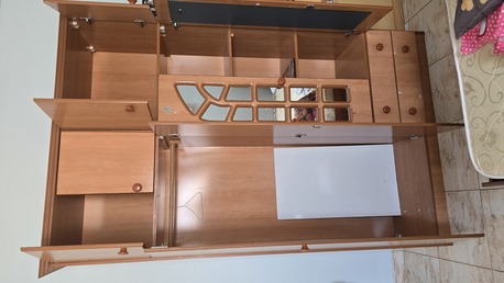Jeddah, Household Items, SAR 800,  Urgent Sell - Bed Queen Size, 4 Doors Wardrobe, Dressing Table 6 Drawers