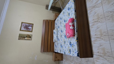 Jeddah, Furniture, SAR 800,  Urgent Sell - Bed King Size, 4 Doors Wardrobe, Dressing Table 6 Drawers