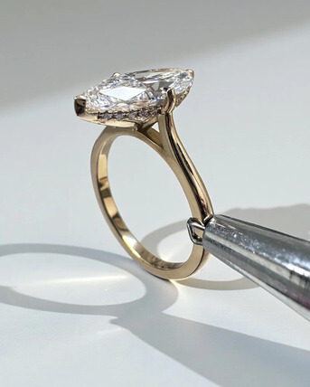 London, Jewelry, GBP 2950,  Exquisite 3ct Hidden Halo Solitaire Marquise Diamond | UK