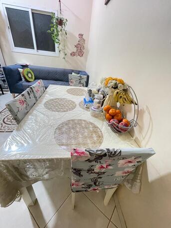 Al Malaz, Furniture, SAR 1200,  6 Seater Dinning Table With 6 Chairs ( HomeCentre /Centrepoint)