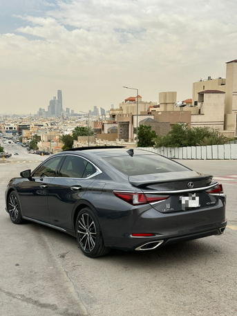 Riyadh, Vehicles, Cars & Trucks , SAR 185,  Lexus ES 350,  2024,  Automatic,  40000 KM,  Lexus ES350  Same As New