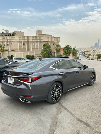 Riyadh, Vehicles, Cars & Trucks , SAR 185,  Lexus ES 350,  2024,  Automatic,  40000 KM,  Lexus ES350  Same As New