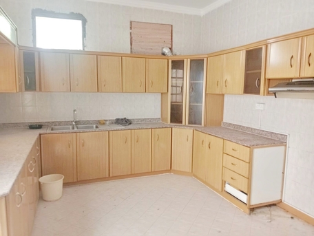 Busaiteen, Apartments, Flats, Houses & Villas, BHD 500/year,  5 BR,  Spacious 5 Bedroom-Villa In Busaiteen