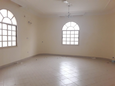 Busaiteen, Apartments, Flats, Houses & Villas, BHD 500/year,  5 BR,  Spacious 5 Bedroom-Villa In Busaiteen