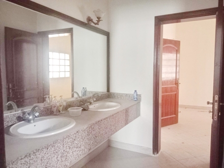 Busaiteen, Apartments, Flats, Houses & Villas, BHD 500/year,  5 BR,  Spacious 5 Bedroom-Villa In Busaiteen