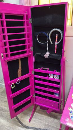 Al Jubail Al Balad, Furniture, SAR 200001500100,  Sofa , Wardrobe , Ladies Fancy Storage