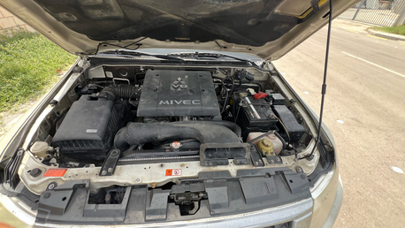 Riyadh, Vehicles, Cars & Trucks , SAR 37000,  Mitsubishi Pajero,  2015,  Automatic,  400 KM,  For Sale   (V6 3.8)