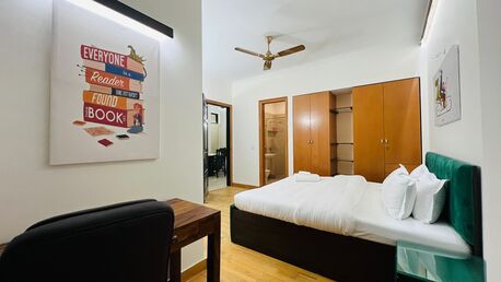 New Delhi, Apts/Flats Wanted, INR 18387/day,  Furnished,  2 BR,  1200 Sq. Feet,  Vasant Vihar PVR - Kitchen, Terrace, Lift