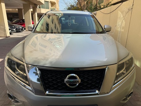 Juffair, Vehicles, Cars & Trucks , BHD 3500,  Nissan Pathfinder (SV),  2013,  Automatic,  127000 KM,    - Excellent Condition | Full Option